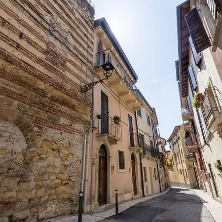 L'ultima Rosa - アパート ヴェローナ