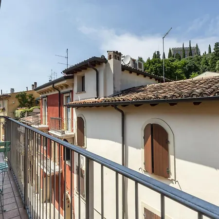 L'ultima Rosa - アパート